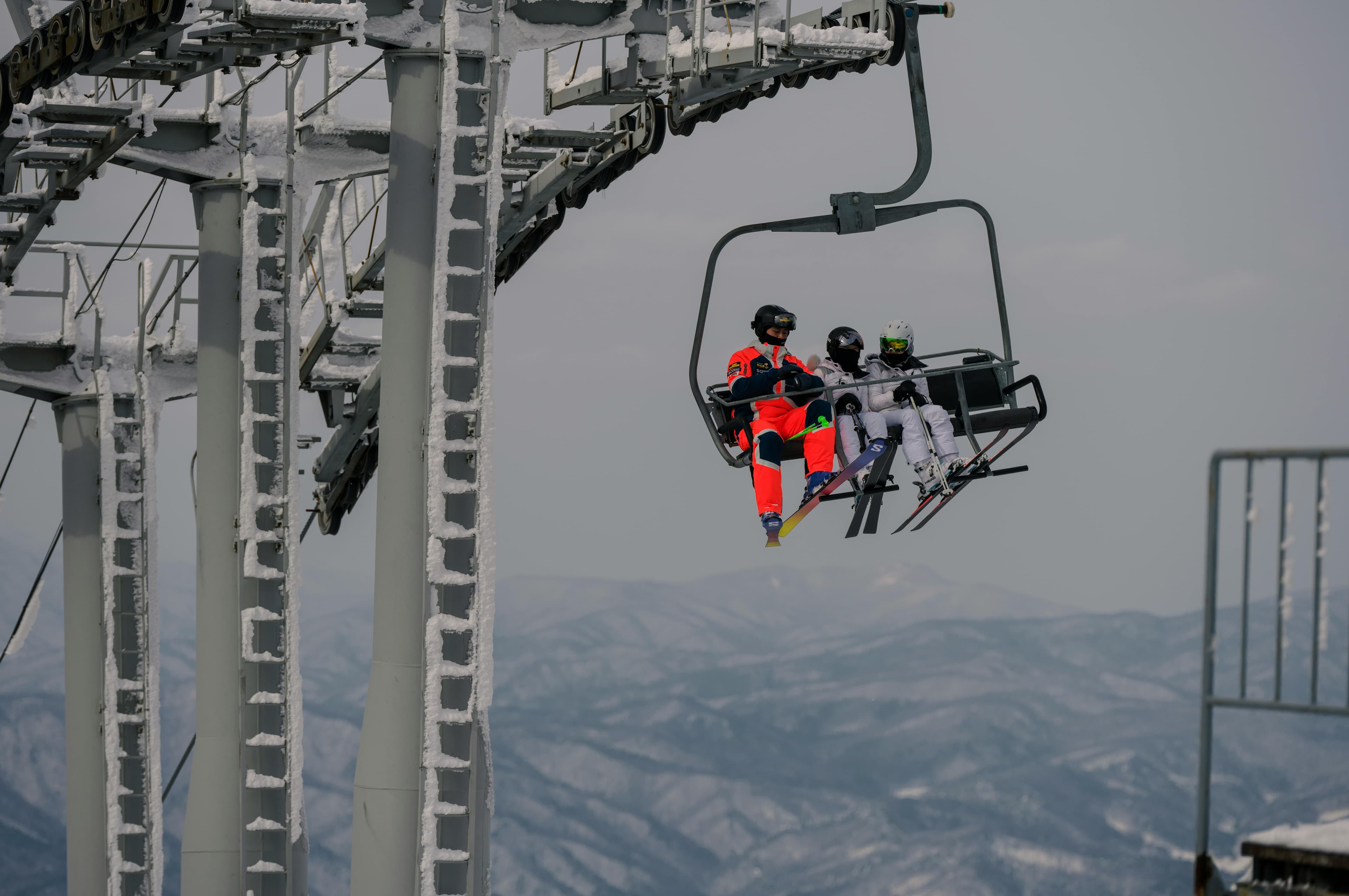 Oliver Kern Sets New World Record: 22 Eight-Person Chairlifts in One Day