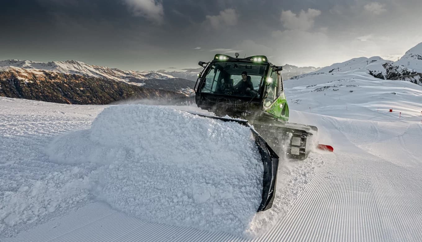 The Evolution of Electric Snow Grooming: Can Battery Power Replace Diesel?